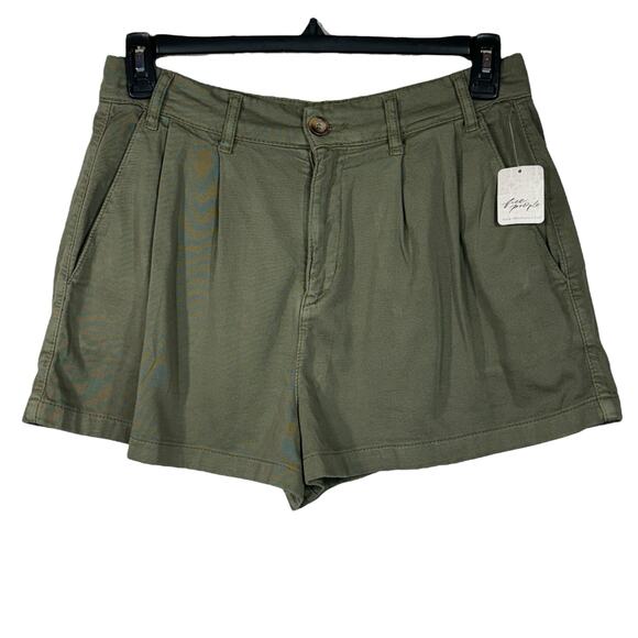 Free People SZ 12 Billie Chino Shorts Hi-Rise Pleated Pockets Zip-Fly Army Green - Picture 1 of 9